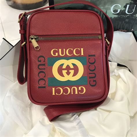 gucci lunch box bag.